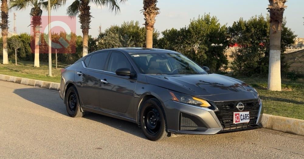 نيسان ألتيما